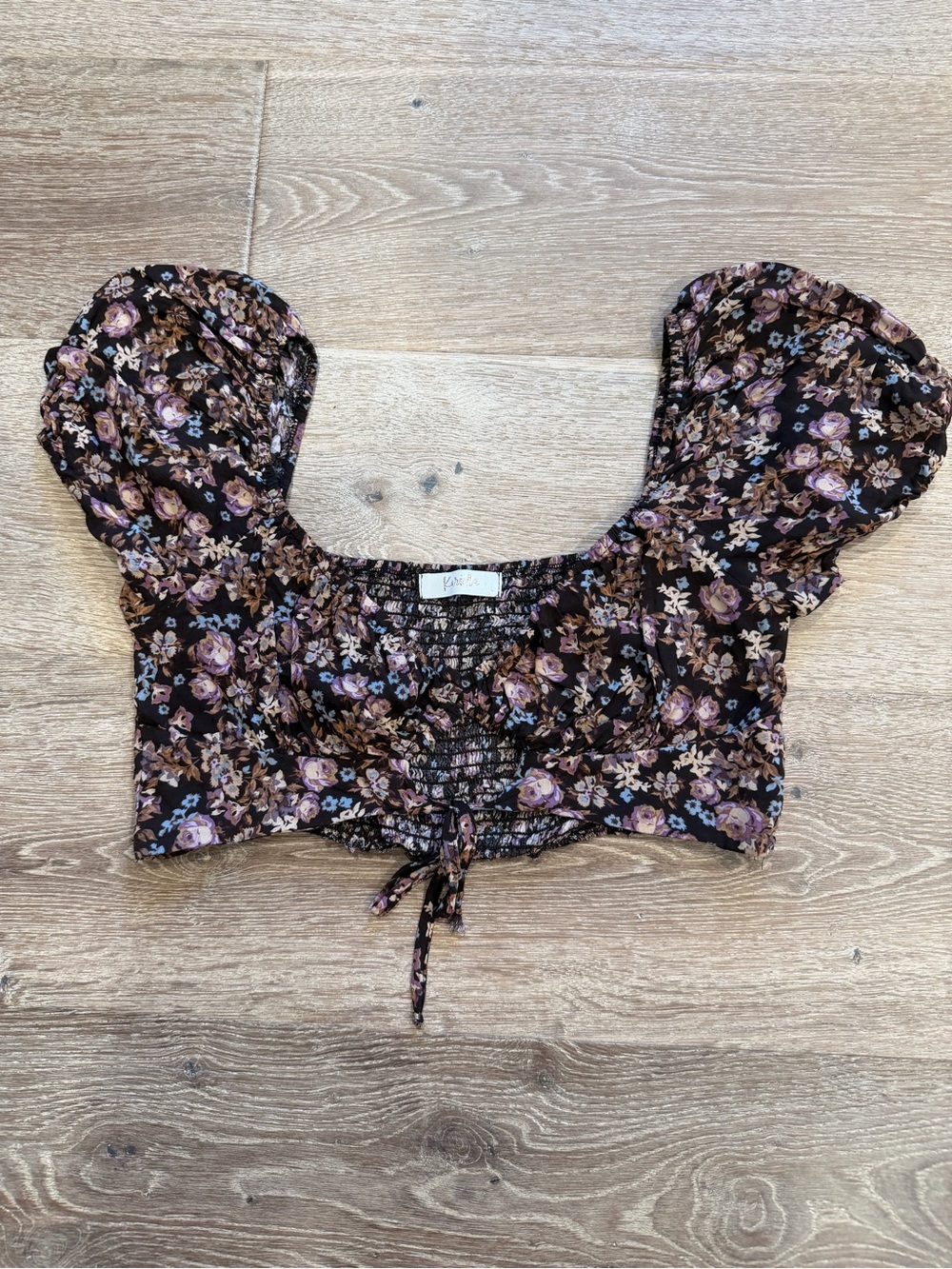 Ariella Black Floral Puff-Sleeve Smocked Crop Top